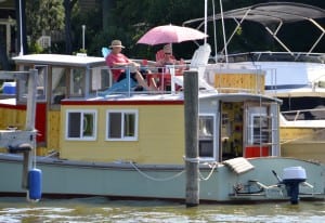 Cute houseboat in Saugatuck