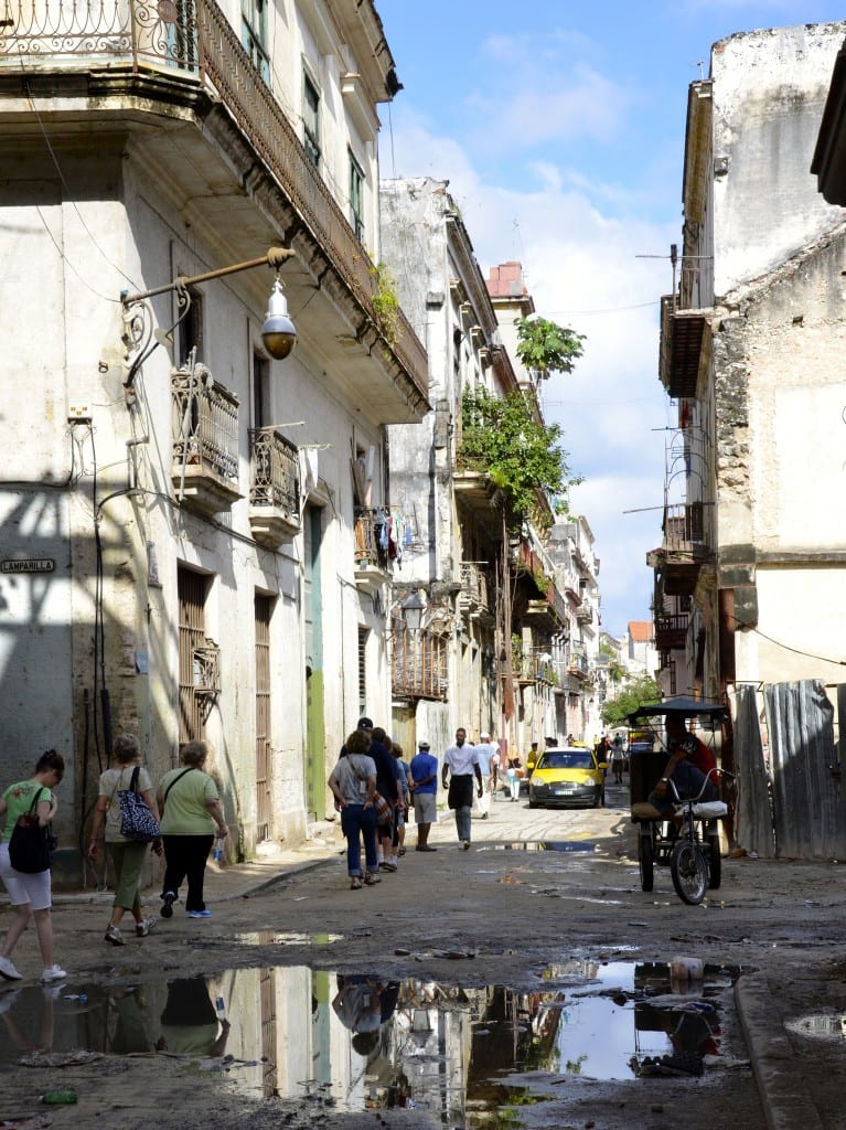 Sunday morning walk in Havana
