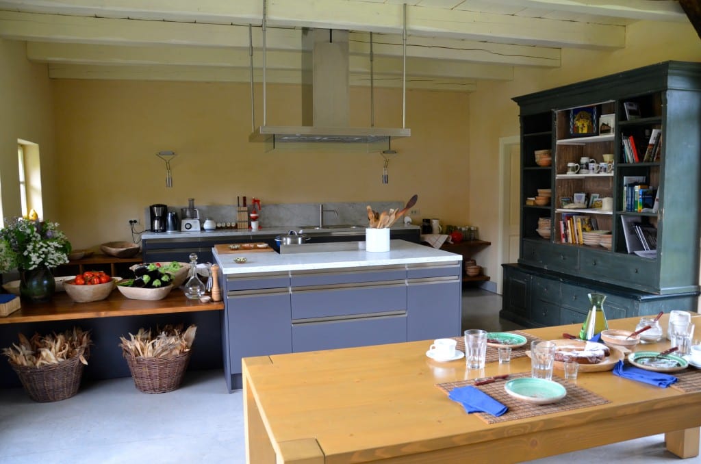 Marvelous kitchen hidden behind cottage walls DSC_3550