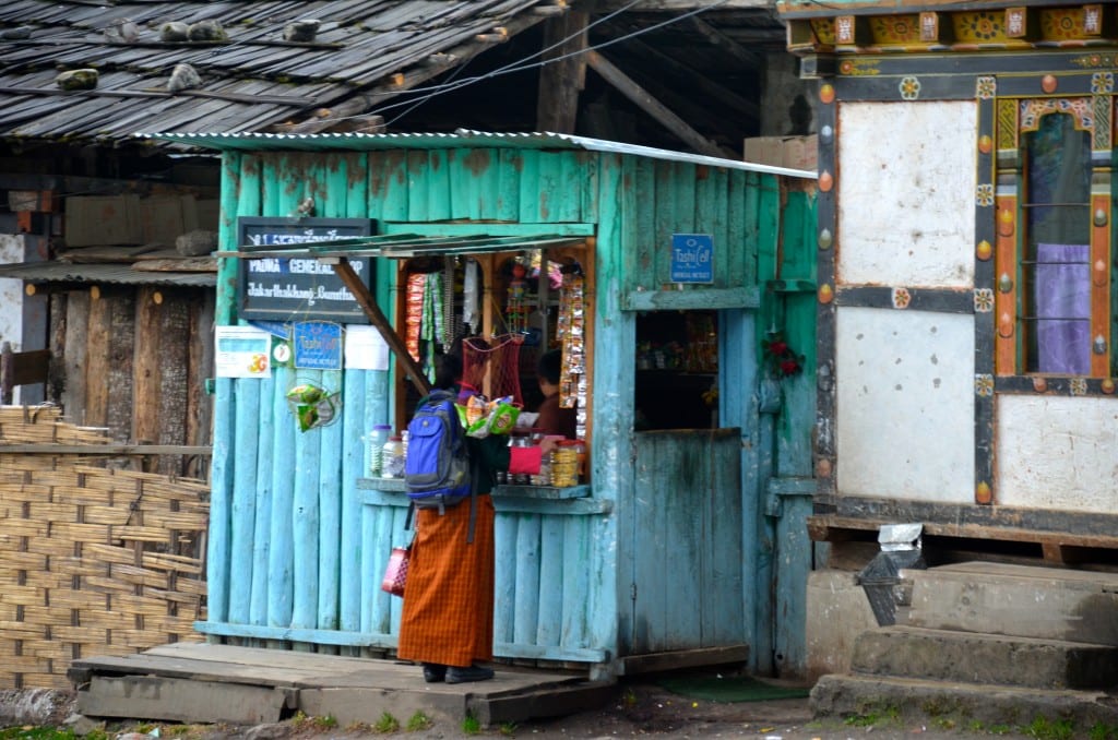 getting snacks after school in Bhutan DSC_8338