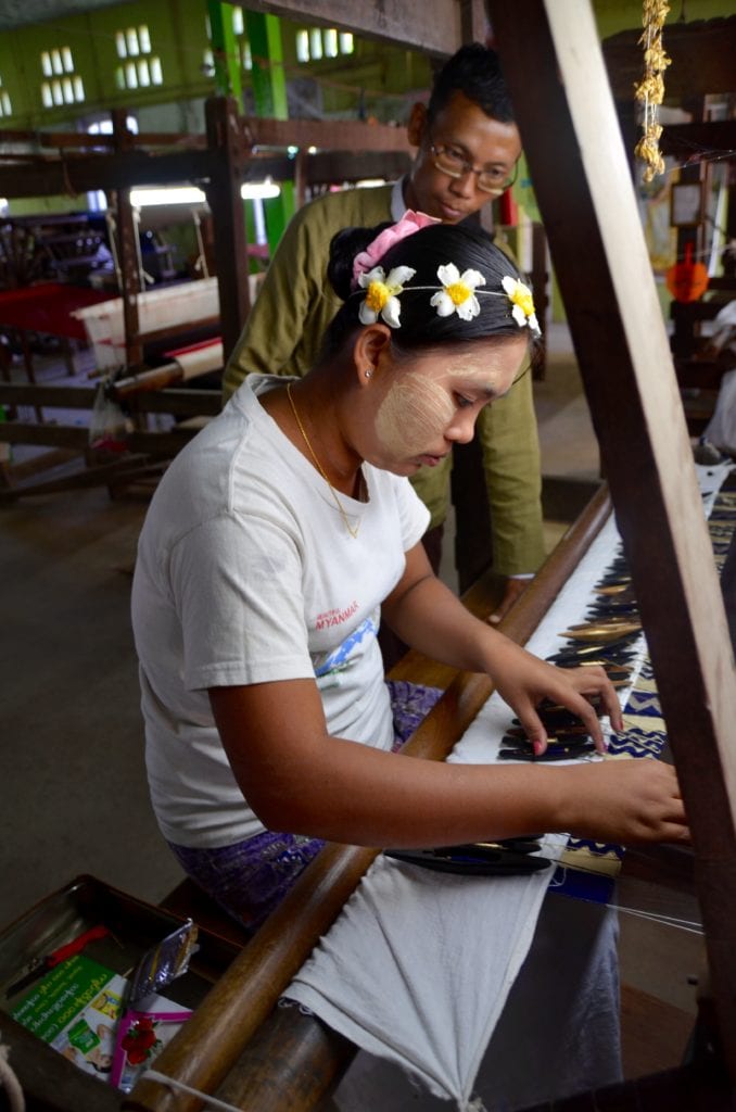 Weaving in Myanmar 